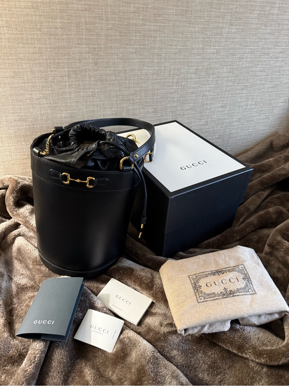 Gucci Horsebit 1955 Bucket Shoulder
Crossbody Bag In Black Leather
